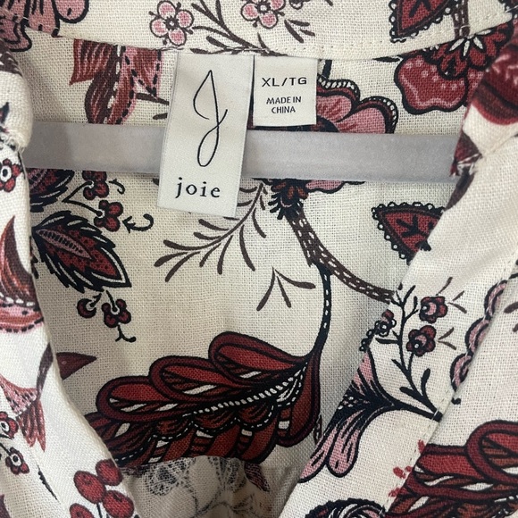 Joie linen blend blouse in beautiful reds and cream! This has puff sleeves! - Picture 4 of 7